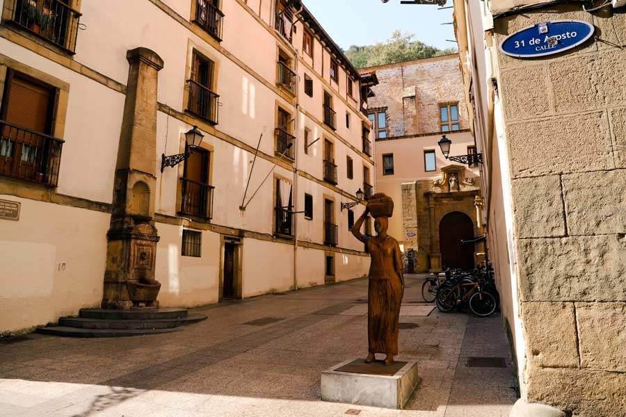 que ver en San Sebastián Playa de la Concha Qué ver en Guipúzcoa Lugares Más bonitos Casco Viejo Calle 31 Agosto