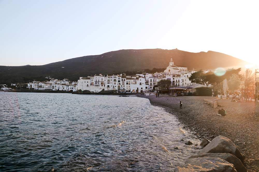 Qué ver en Cadaqués Costa Brava Pueblos más bonitos Girona Salvador Dalí Playas en Cadaqués