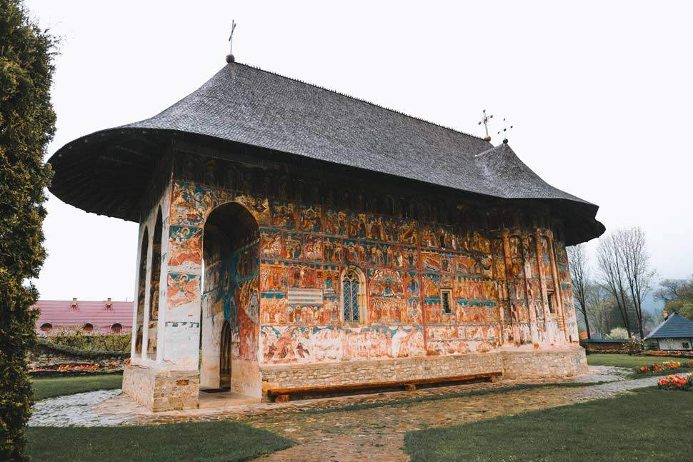 Qué ver en Rumanía Qué ver en Bucovina Monasterios Pintados más bonitas de Bucovina Ruta Iglesia Monasterio de Humor