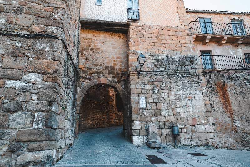 CASTILLA Y LEÓN PUEBLOS MÁS BONITOS QUE VER EN SEGOVIA PROVINCIA QUÉ VER EN SEGOVIA SEPÚLVEDA PUERTAS DE LA MURALLA DE SEPÚLVEDA